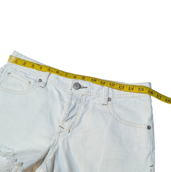 Free People Jean Shorts Cut Off Denim White 28 Boho 100% Cotton - Picture 6 of 7
